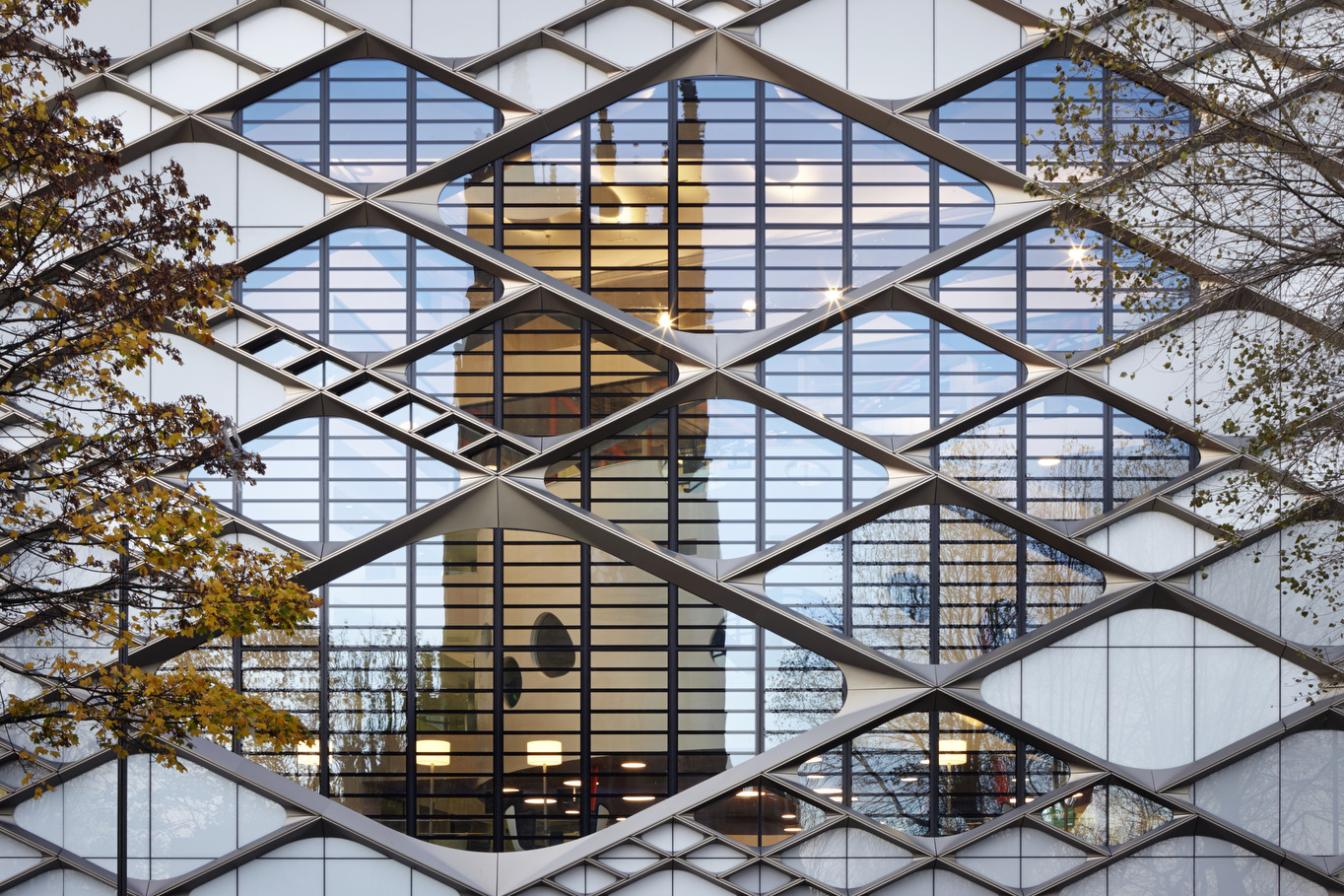 presentation of “New Engineering Building” in Sheffield (UK)